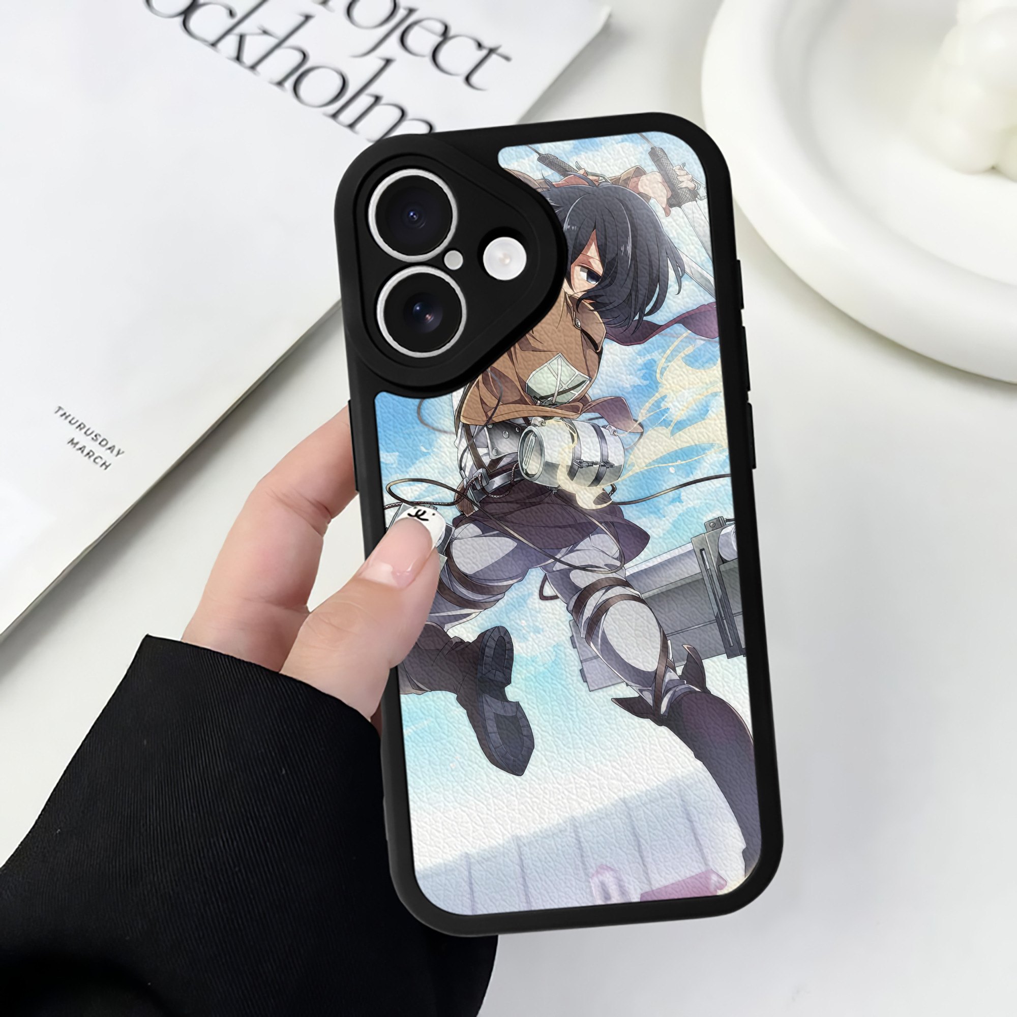 （画像用） 進撃の巨人 Attack on Titan 【iPhone 16シリーズ対応】シリコンスマホケース（レザー調） 材質：シリコン